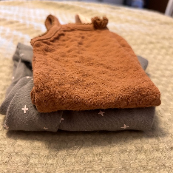 Set of Quincy Mae onesie & dress 0-3 months - Picture 5 of 6